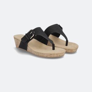 Market & Spruce Black and Tan Wedge Sandals